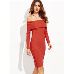 Красное модное платье с открытыми плечами