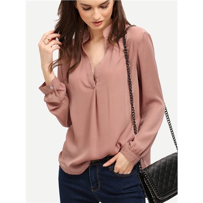 Розовая блуза с длинными рукавами