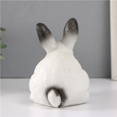 Фигурка  "Кролик №1  Белый с чёрными кончиками" высота 14 см, ширина 10 см, длина 18 см.