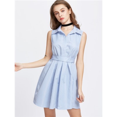 Синее модное платье-рубашка в полоску с поясом