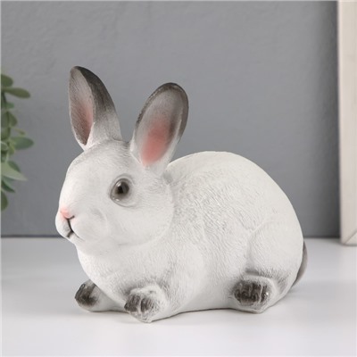 Копилка  "Кролик №1  Белый с чёрными кончиками" высота 14 см, ширина 10 см, длина 18 см.