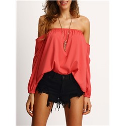 Красная модная блуза с открытыми плечами