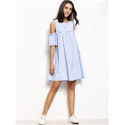 Синее полосатое платье с открытыми плечами