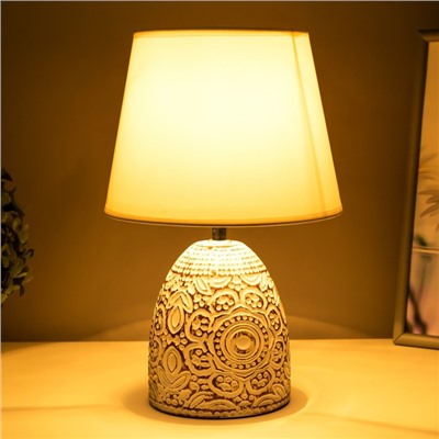 Настольная лампа "Изабелла" Е14 40Вт бело-шоколадный 20х20х30 см RISALUX