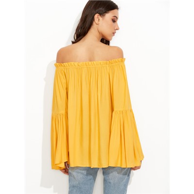 Жёлтая блуза с открытыми плечами. рукав клеш