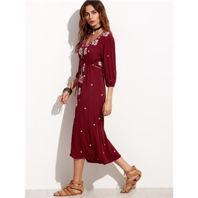 Бордовое модное платье с вышивкой на кулиске
