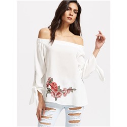 Белый модный топ с цветочной вышивкой и открытыми плечами