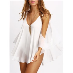 Белая модная блуза с открытыми плечами