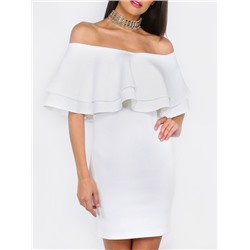 Белое облегающее платье с воланами с открытыми плечами