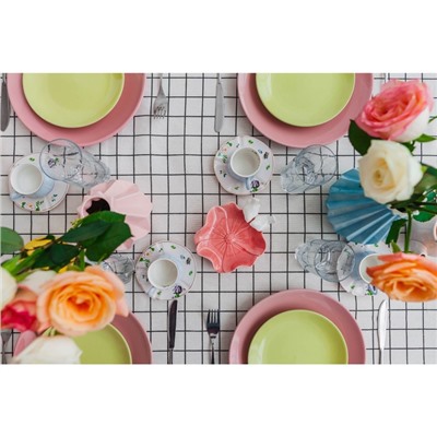 Блюдо керамическое «Голубки на цветке», 14×14 см, цвет розовый