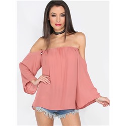 Розовая блуза с открытыми плечами