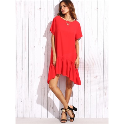Красное асимметричное платье с воланами