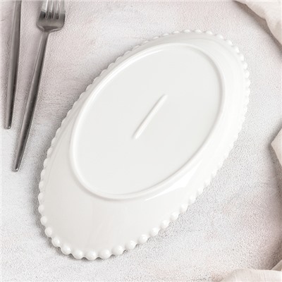 Блюдо керамическое овальное «Классика», 27,5×14×4 см, цвет белый