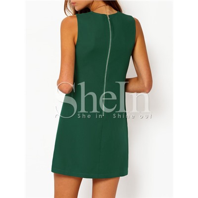 Зелёное модное платье с воланами