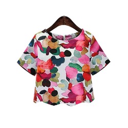 Разноцветная футболка с цветочным принтом