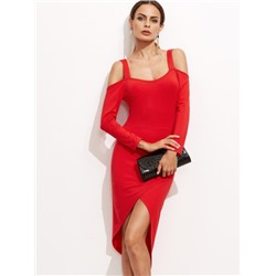 Красное асимметричное платье с открытыми плечами