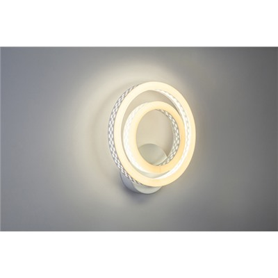 Настенный светильник Escada 10240/2 LED*18W White