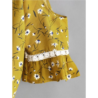 Жёлтый модный топ с цветочным принтом и открытыми плечами