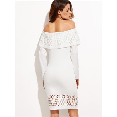 Белое модное платье с открытыми плечами с воланами