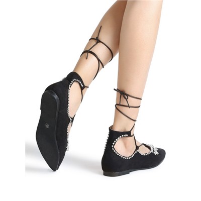 Чёрные модные балетки со шнуровкой