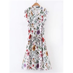 Модное платье-рубашка с поясом и цветочным принтом