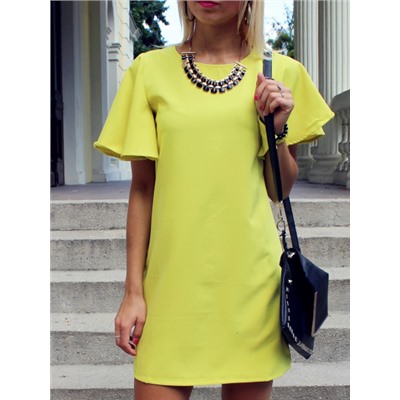 Жёлтое модное платье с короткими рукавами