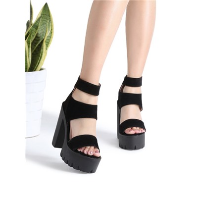 Чёрные модные сандалии на платформе