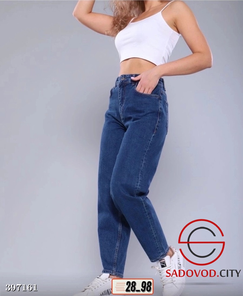 Цветные короткие джинсы 2023