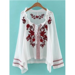Белая модная блуза с вышивкой