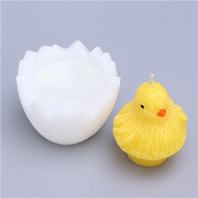 Декоративная свеча "Цыплёнок в яйце"