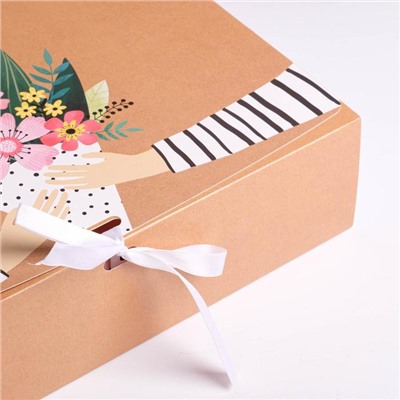 Коробка складная подарочная «Любимой маме», 31 × 24.5 × 8 см
