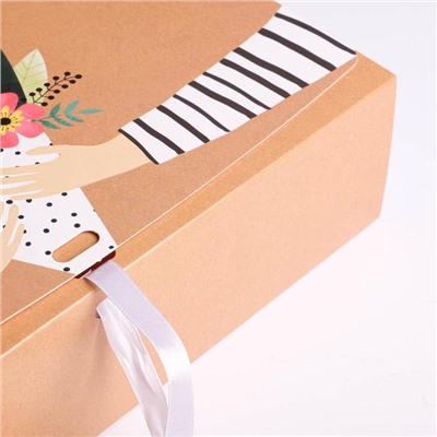 Коробка складная подарочная «Любимой маме», 31 × 24.5 × 8 см