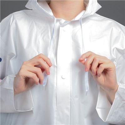 Укороченный женский дождевик «Свобода», на кнопках, цвет белый, размер 42-48