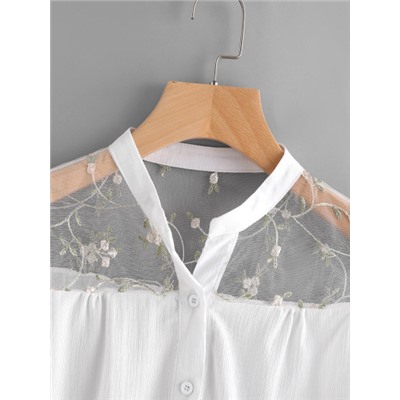 Модная блуза с вышивкой и сетчатой вставкой